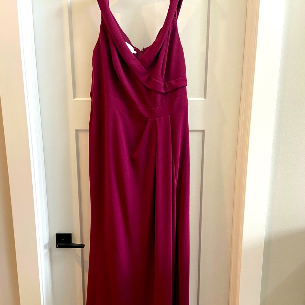 David’s Bridal bridesmaid gown in size 16 - NEVER WORN